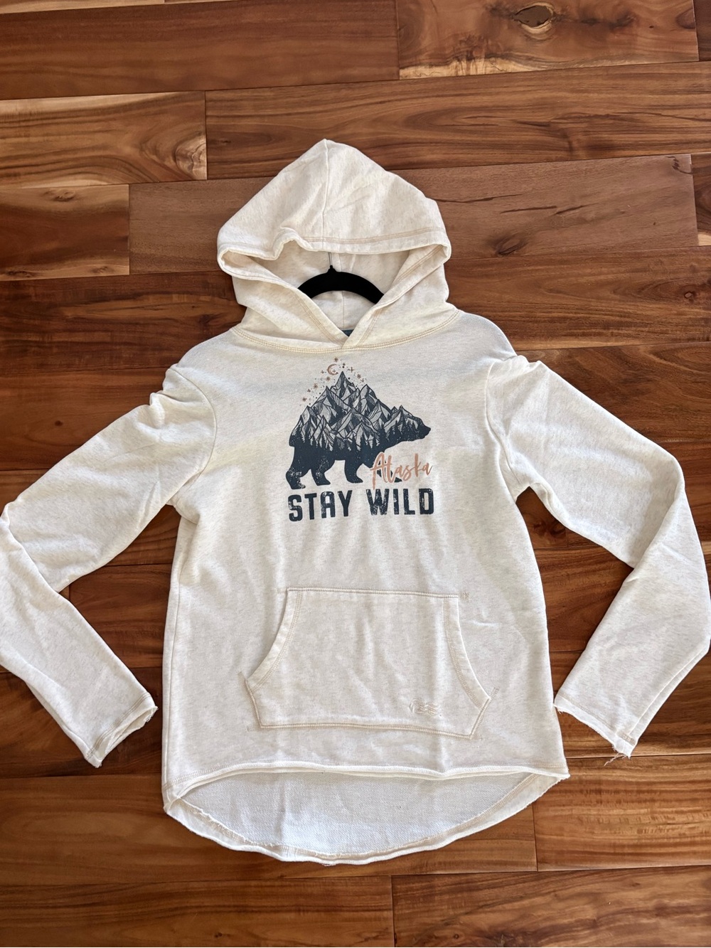 Princess  Cream Pullover Sweatshirt size Small
